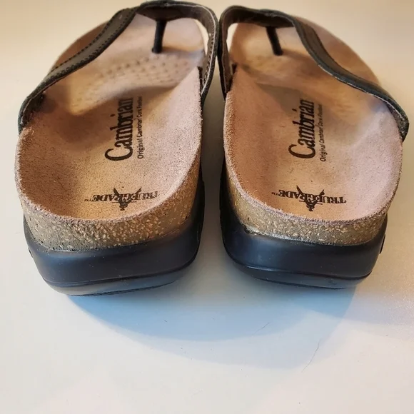 Cambrian Flip Flop Sandals cork footbed size 9.5 - Picture 6 of 6